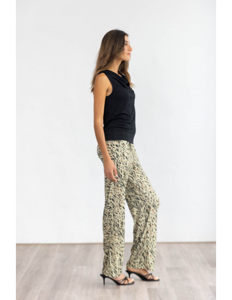 Pantalón Comodo Con Pinzas Animal Print BMB & Co.