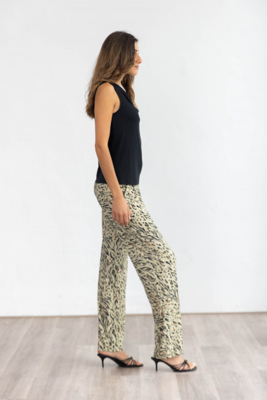 Pantalón Comodo Con Pinzas Animal Print BMB & Co.