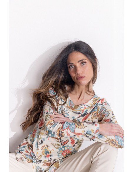 Camiseta Escote Redondo Flores BMB & Co.