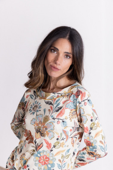 Camiseta Escote Redondo Flores BMB & Co.