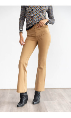 Pantalon Camel Acampanado Extra Comfort BMB & Co..