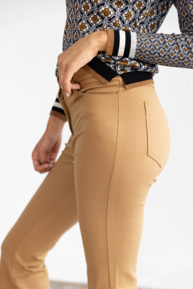 Pantalon Camel Acampanado Extra Comfort BMB & Co..